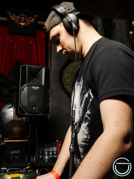  Dj Neil