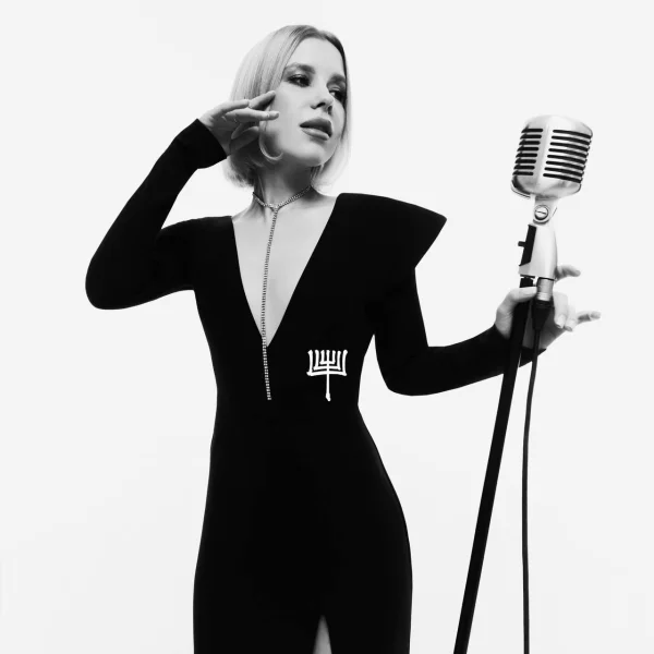 Лола Новикова & Сэмбонд