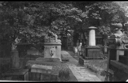 Краткая история петербургских кладбищ