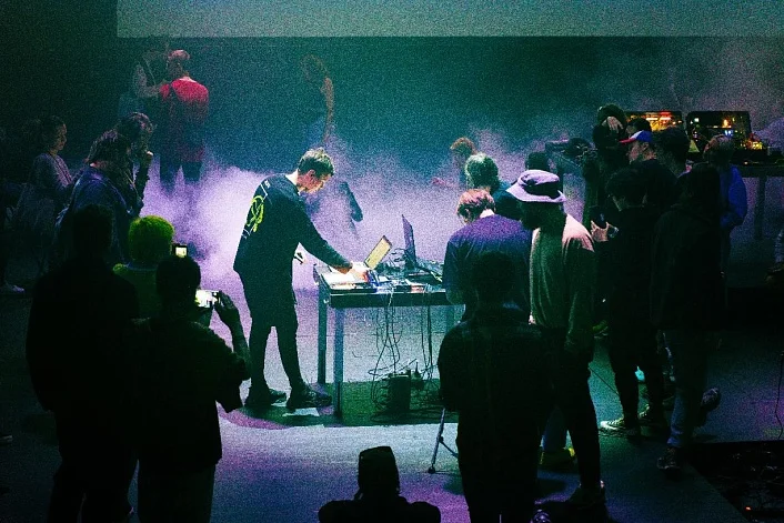 NOISEROOM: ДУАЛИЗМ